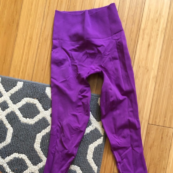 Lululemon Zone In Tight - Picture 3 of 4